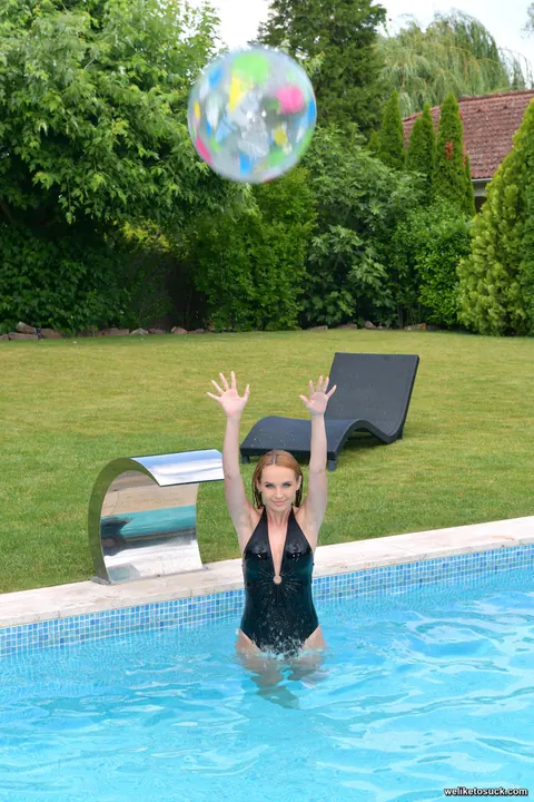 Kaisa Nord: Thick Russian Redhead Gives a Poolside Blowjob and Takes a Cumshot – photo 5 of 20