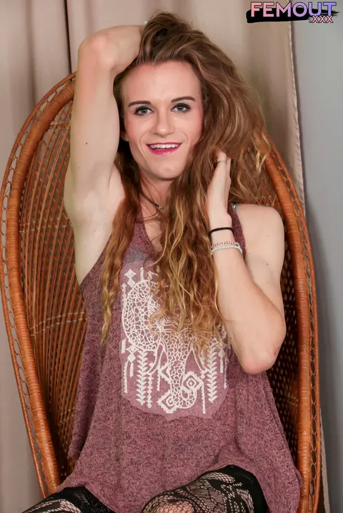 Slim Trans Woman Peels Off Her Clothes and Poses Front and Back – photo 2 of 16