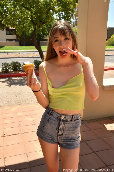 Michelle Anthony: Thick Blonde Sucks Her Toes and Masturbates with a Banana Outdoors – photo 20 of 20