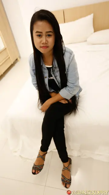 Petite Asian Woman Shows Her Hairy Pussy After Sex