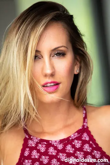 Brett Rossi – Blonde with Big Enhanced Tits Poses and Undresses
