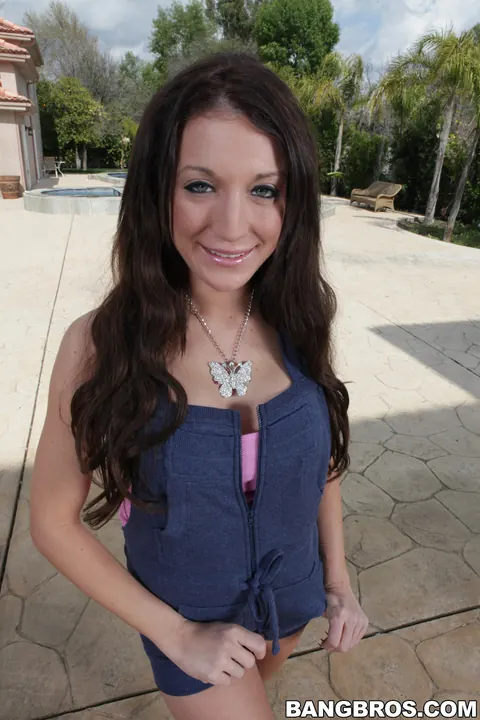 Amy Brooke: Brunette PAWG Spreads Her Oiled Ass and Pussy Outdoors – photo 3 of 21