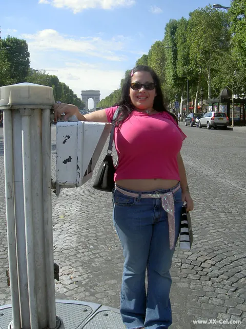 Devyn Devine: Chubby Brunette MILF Shows Her Big Tits Outdoors – photo 20 of 20