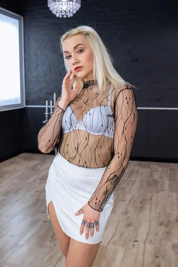 Tattooed Blonde Rides Monster Cock Reverse Cowgirl and Squirts
