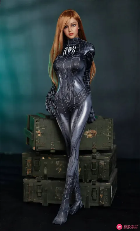 Redhead Strips Out of Her Costume and Poses Nude – photo 7 of 19