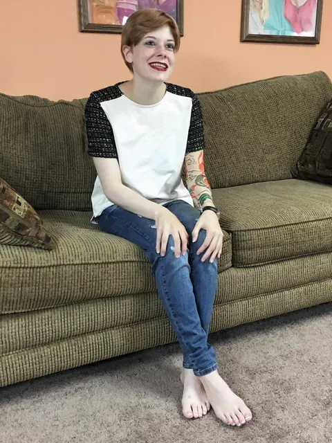 Redhead PAWG in Jeans Sucks Small Cock to Cumshot – photo 1 of 20