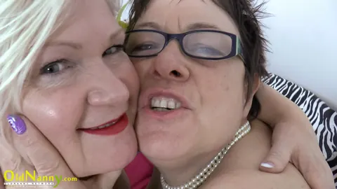 Lacey Starr: Blonde BBW and MILF Kiss, Lick Pussies and Finger – photo 21 of 21