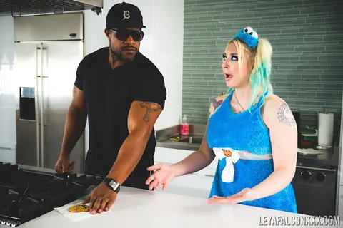 Leya Falcon: Blonde with Big Tits Rides Black Cock in the Kitchen – photo 7 of 21