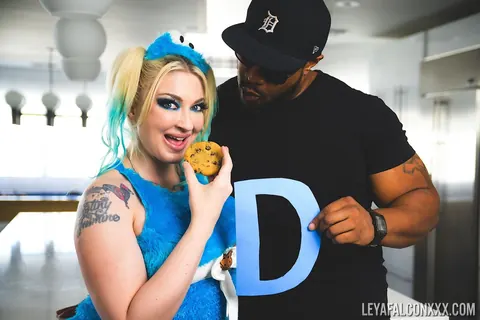 Leya Falcon: Blonde with Big Tits Rides Black Cock in the Kitchen – photo 2 of 21