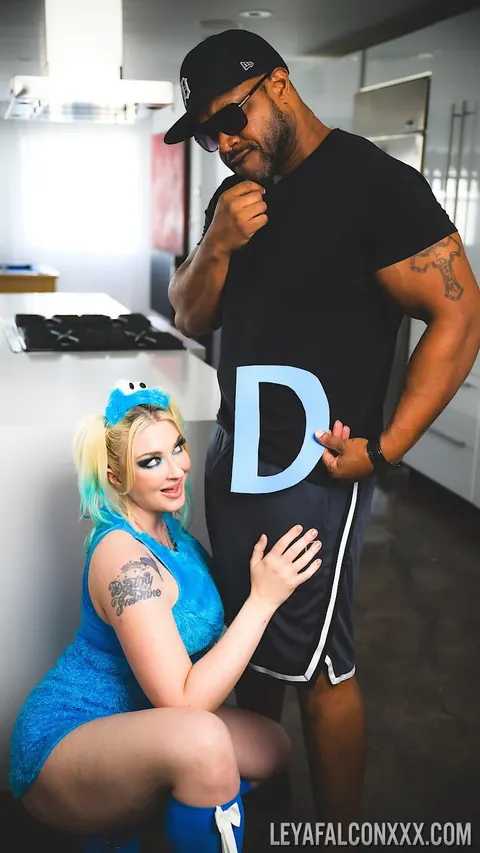 Leya Falcon: Blonde with Big Tits Rides Black Cock in the Kitchen – photo 4 of 21