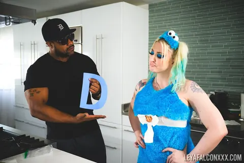 Leya Falcon: Blonde with Big Tits Rides Black Cock in the Kitchen – photo 8 of 21
