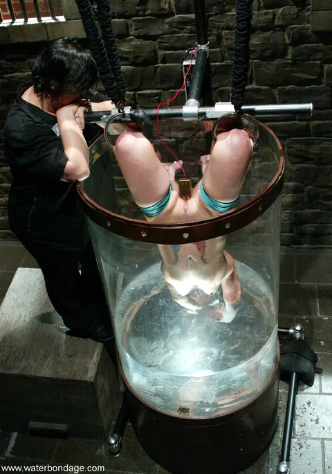 Bound Woman Spreads Her Shaved Pussy Outdoors – photo 3 of 21