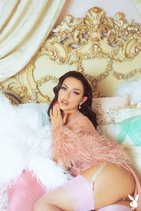 Bryona Ashly: Thick Latina Bares Her Big Ass and Natural Tits – photo 7 of 21