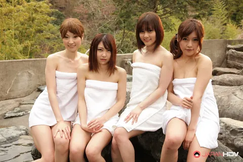 Mizuki: Japanese Women with Natural Tits Join Men in the Water – photo 2 of 15