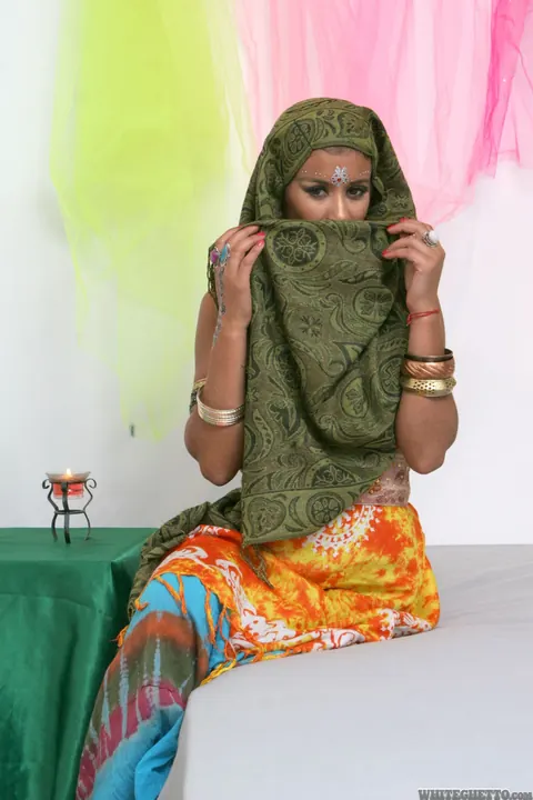 Indian Woman Takes Anal and Licks Jizz from Her Lips – photo 2 of 16