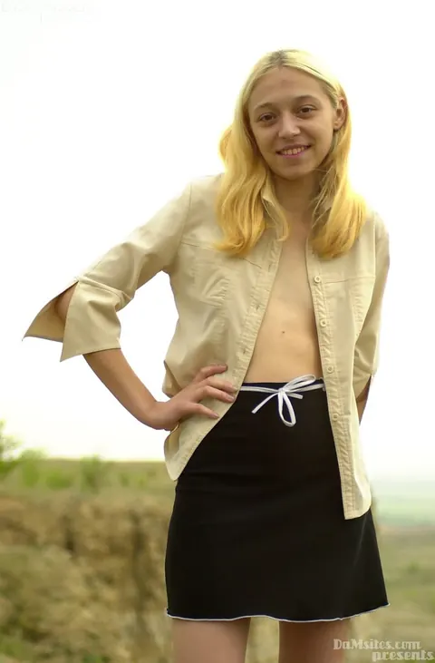 Slim European Blonde Flashes Her Tits and Spreads Her Pussy Outdoors – photo 3 of 20
