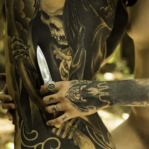 Tattooed Asian Woman Dominates in the Forest – photo 16 of 19