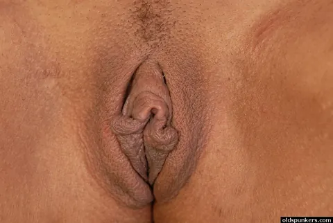Ebony MILF Spreads Wide in Panties – photo 15 of 15