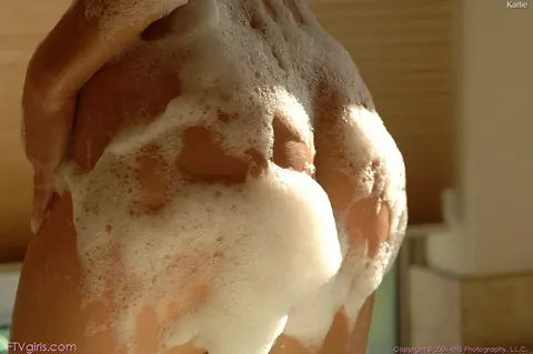 Karlie Montana: Redhead with Big Natural Tits Spreads and Shows Her Feet in the Bath – photo 10 of 20