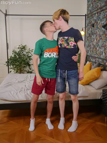 Man Strips Naked and Poses for Gay Solo Set