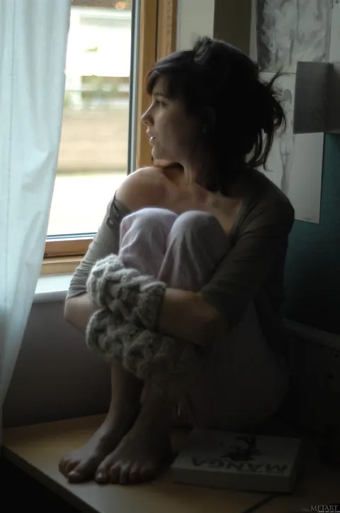 Slim Woman Gets Naked and Spreads Her Pussy – photo 3 of 20
