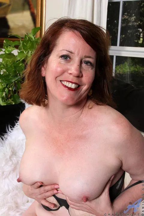 Caitlin Moore: Tall Redhead MILF in Panties Spreads Her Shaved Pussy – photo 8 of 20
