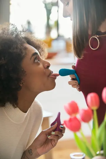 Rina Ellis – Petite Korean and Ebony Lesbians Finger and Lick Outdoors