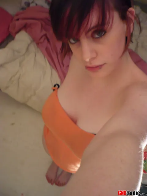 Redhead PAWG Spreads Her Legs in Panties on the Bed – photo 9 of 12