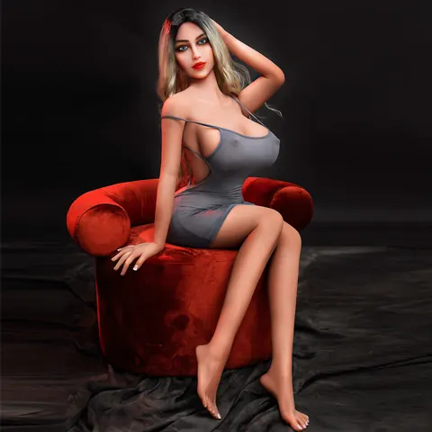 Busty Woman Undresses and Bares Her Nipples – photo 4 of 14
