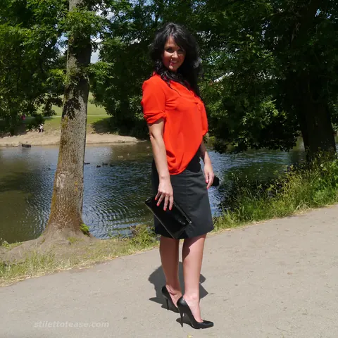 PAWG MILF in a Skirt and High Heels Flaunts Her Big Tits – photo 9 of 14