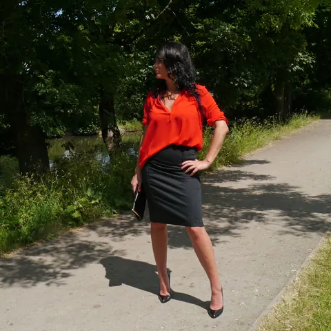 PAWG MILF in a Skirt and High Heels Flaunts Her Big Tits – photo 8 of 14