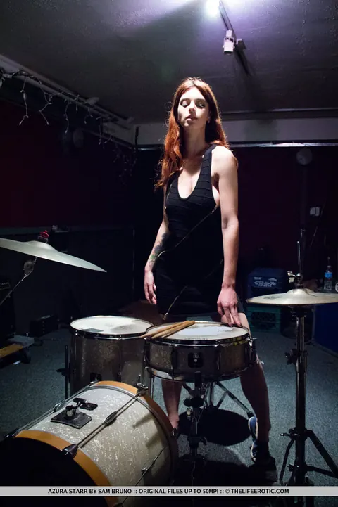 Azura Starr: Busty European Redhead Shows Off Her Hairy Pussy on a Drum Kit – photo 1 of 16