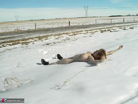 Misha Milf: Mature Redhead BBW Poses Nude Outdoors in the Snow Wearing Glasses – photo 20 of 20
