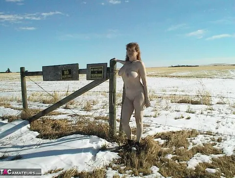 Misha Milf: Mature Redhead BBW Poses Nude Outdoors in the Snow Wearing Glasses – photo 14 of 20