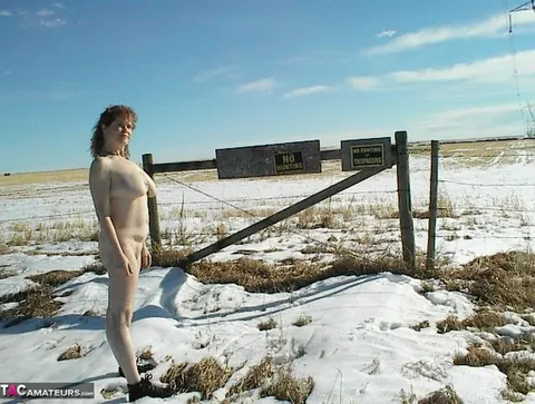 Misha Milf: Mature Redhead BBW Poses Nude Outdoors in the Snow Wearing Glasses – photo 15 of 20