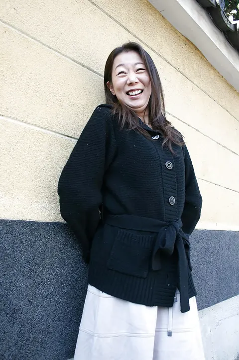 Mature Asian MILF Poses Outdoors in a Skirt – photo 11 of 16