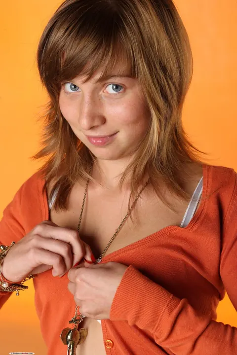 Petite Short-Haired Babe Strips Out of Her Shorts and Spreads – photo 2 of 20
