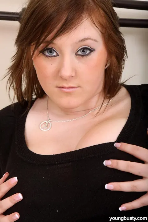 Malibu Candi: European BBW with Huge Natural Tits Shows Off in Panties – photo 4 of 16