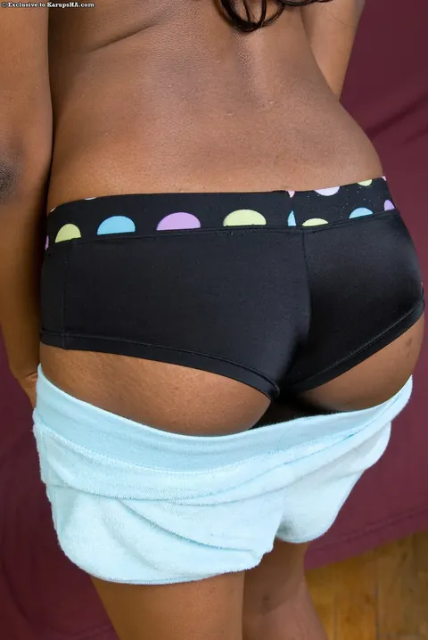 Jayden Simone: Ebony Brunette Undresses to Show Her Shaved Pussy and Big Ass – photo 8 of 21