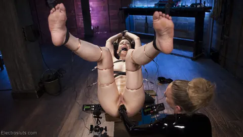 Freya French: French MILF Dominates Blonde and Redhead in Lesbian Bondage – photo 13 of 21