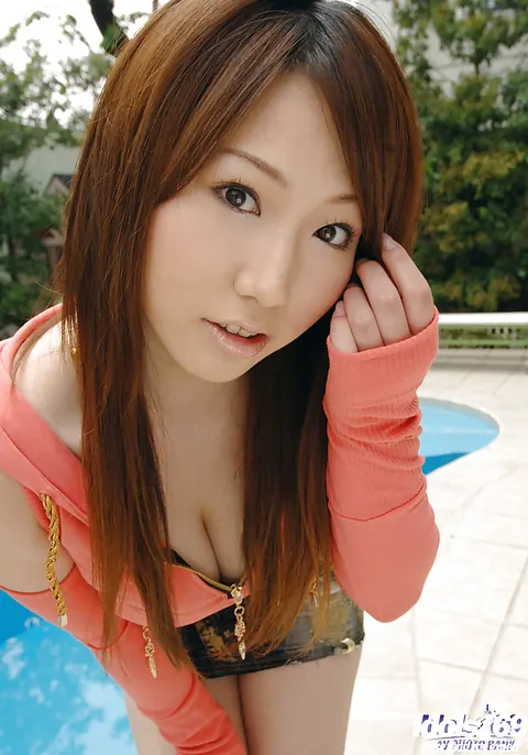 Ai Sayama: Thick Japanese Brunette in Lingerie Spreads Her Pussy Outdoors – photo 3 of 12