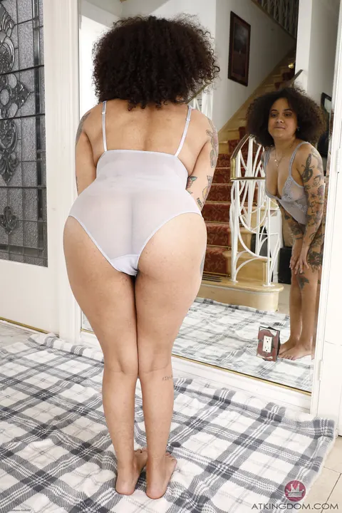 Chubby Curly Latina MILF Spreads Her Hairy Pussy Wide – photo 3 of 21