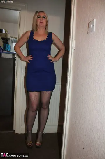 Tracey Lain – Mature British BBW in Stockings Gives a Blowjob and Has Sex
