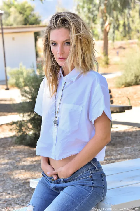Mona Wales: Thick Blonde MILF Spreads Her Ass Outdoors in a Skirt – photo 1 of 15