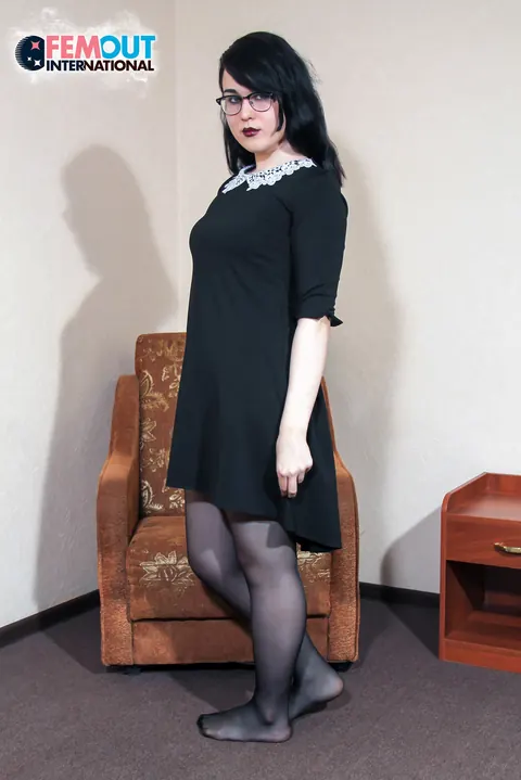 Brunette Trans Woman Poses Naked with a Rubber Toy – photo 1 of 16