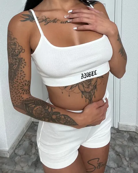 Thick Woman Stands Nude and Flaunts Her Big Ass – photo 13 of 16