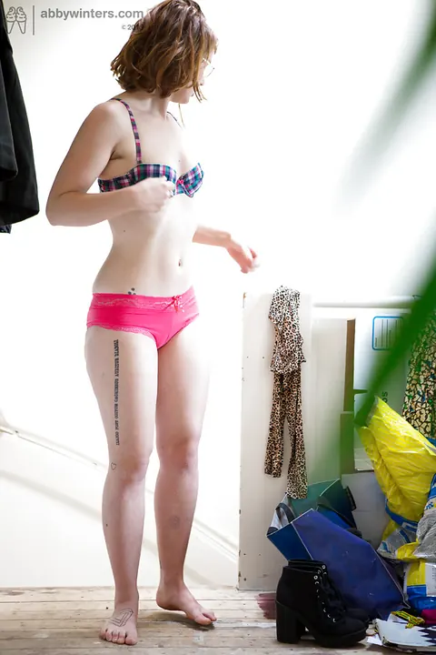 Short-Haired Redhead Fingers Her Hairy Pussy Then Dresses – photo 9 of 16