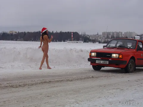 Brunette PAWG Undresses and Spreads Her Pussy in Public – photo 15 of 21