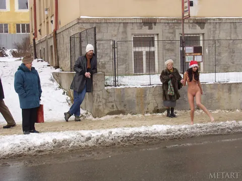 Brunette PAWG Undresses and Spreads Her Pussy in Public – photo 14 of 21