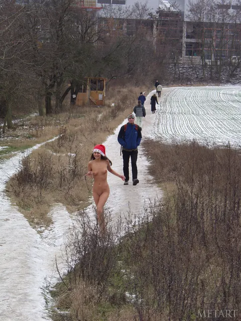 Brunette PAWG Undresses and Spreads Her Pussy in Public – photo 6 of 21